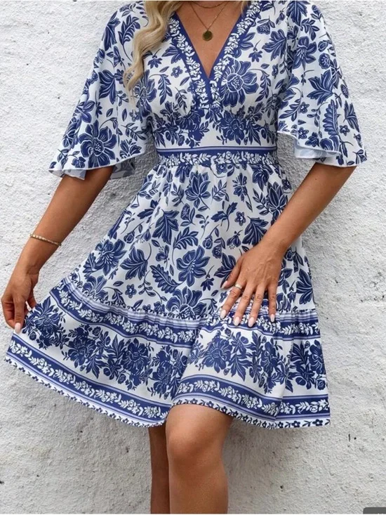 NEW!! V Neck Batwing Sleeve Blue & White Floral Women’s Mini Dress - Picture 3 of 6